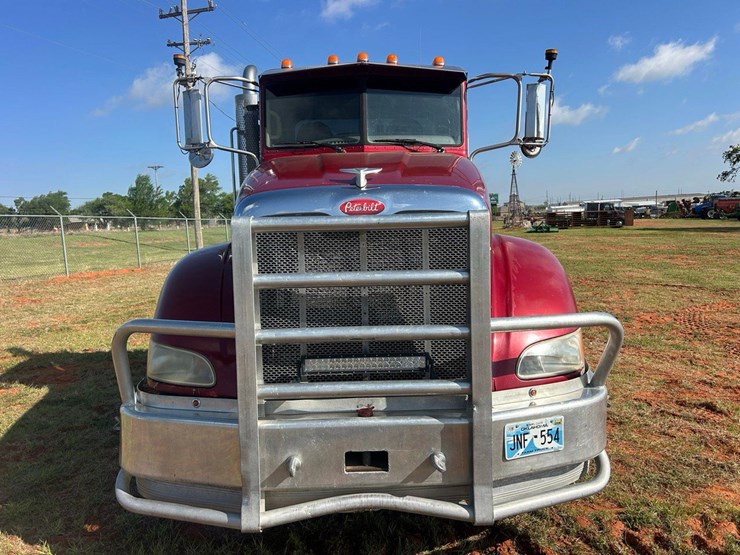 2012-peterbilt-386-image-19