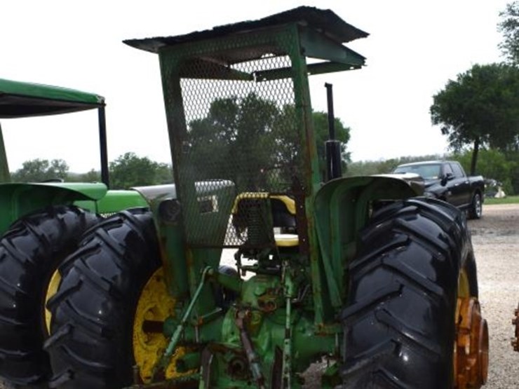 john-deere-2440-image-12