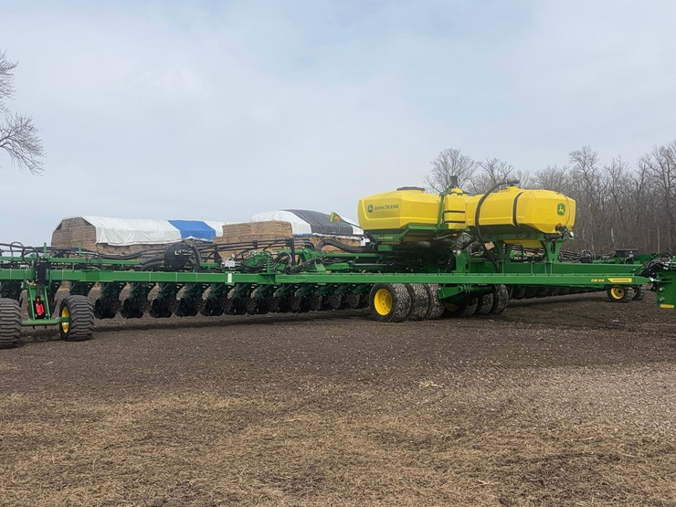 2024-john-deere-db66-image-9