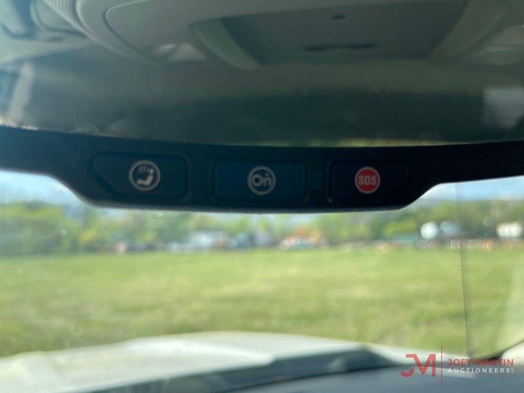 2018-chevrolet-silverado-1500-lt-image-21