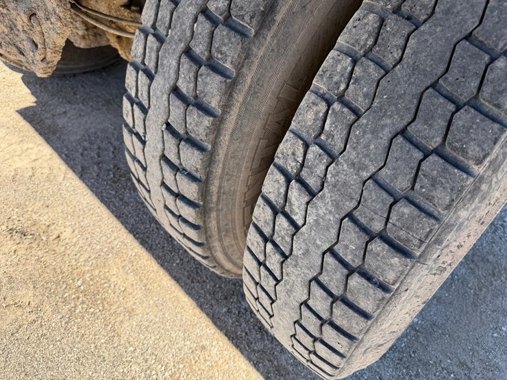 1995-mack-cl713-image-83