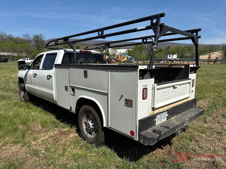 2018-chevrolet-2500-image-3