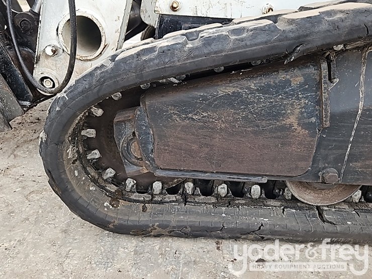 2015-bobcat-t630-image-17