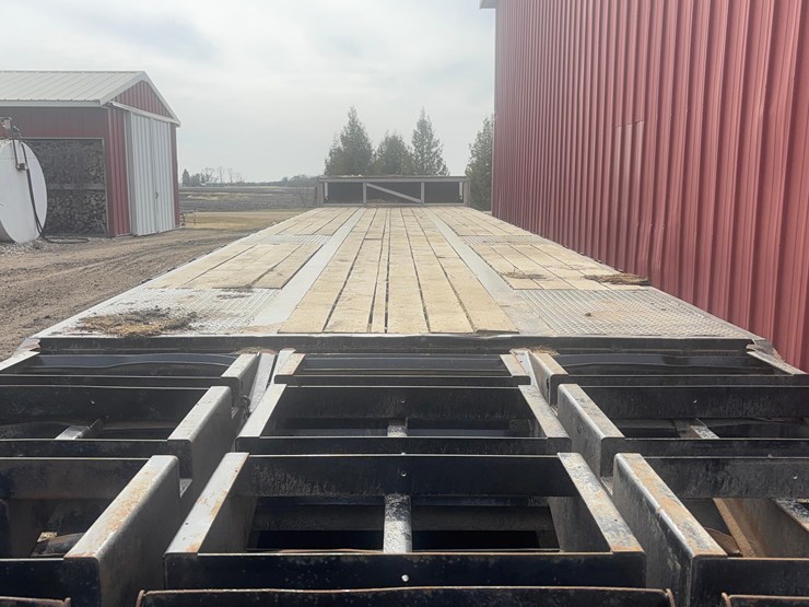 step-deck-trailer-image-7