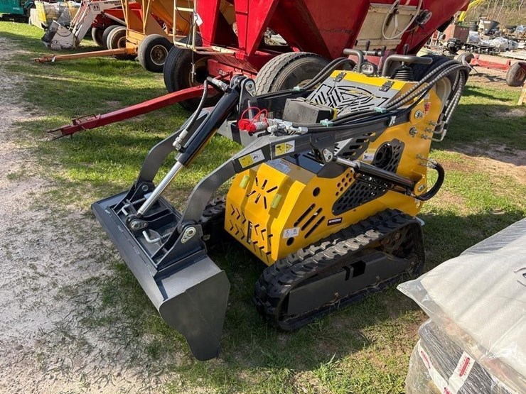 new-ssl60-skid-steer-loader-image-1