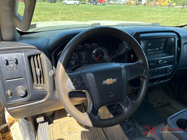 2018-chevrolet-2500-image-21