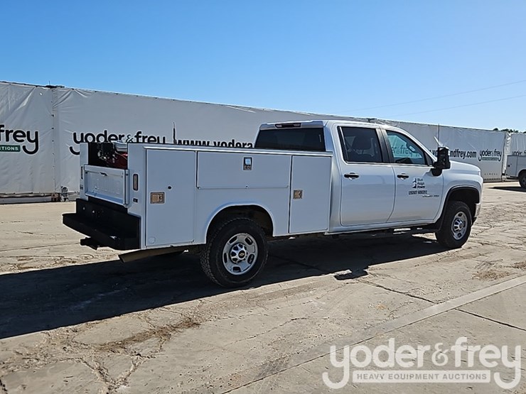 2022-chevrolet-2500hd-image-5