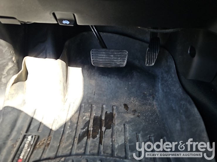 2022-chevrolet-2500hd-image-29