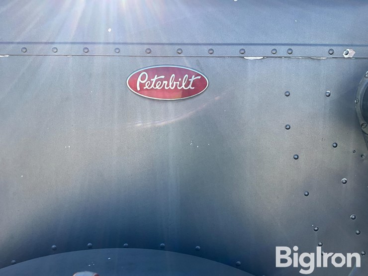 1976-peterbilt-359-image-9