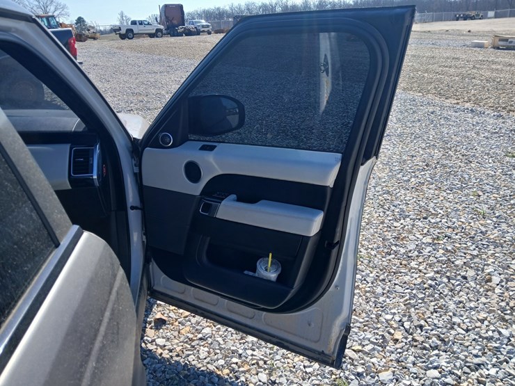 2016-land-rover-range-rover-image-33