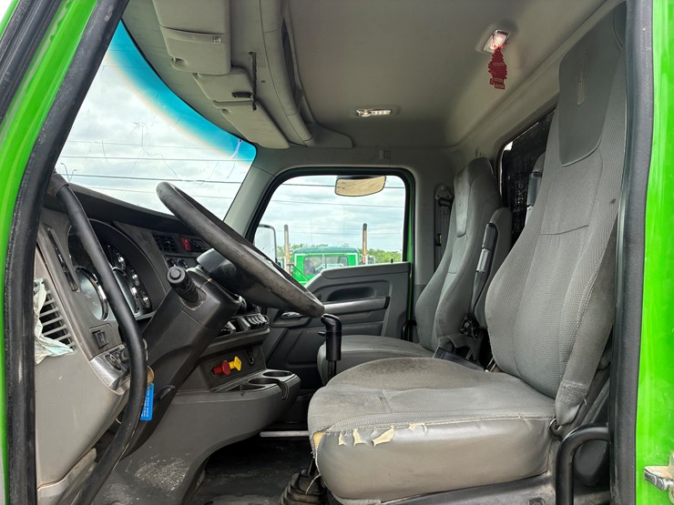 2019-kenworth-t880-image-7