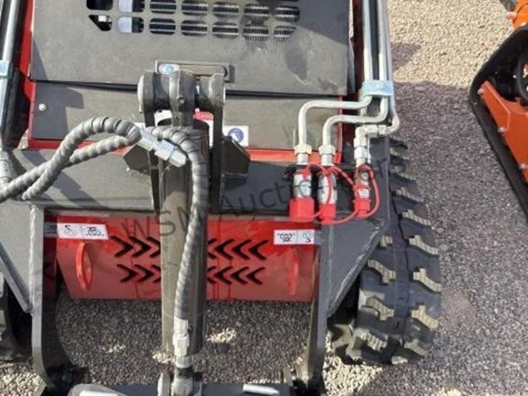 2026-sdl-380r-stand-up-skid-steer-image-6