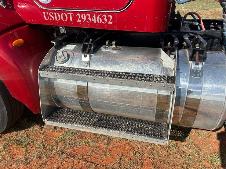 2012-peterbilt-386-image-15