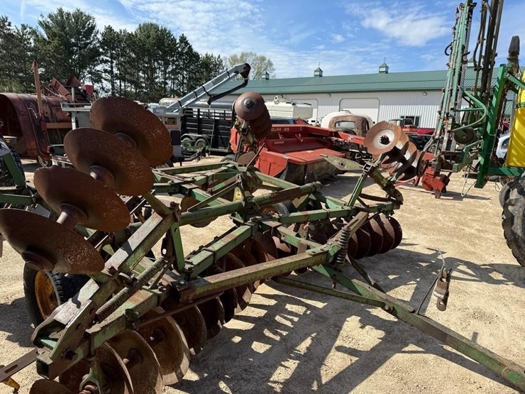 john-deere-16-image-5