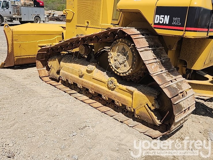 2006-caterpillar-d5n-xl-image-18