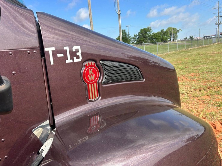2009-kenworth-t300-image-36