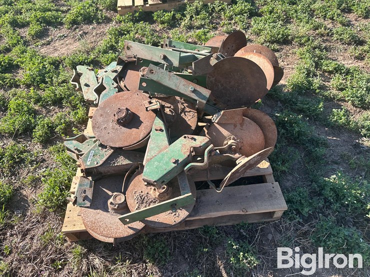 john-deere-12-image-4