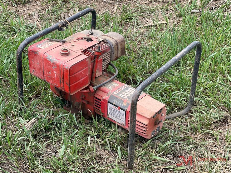 homelite-5,500-watt-portable-generator-image-2