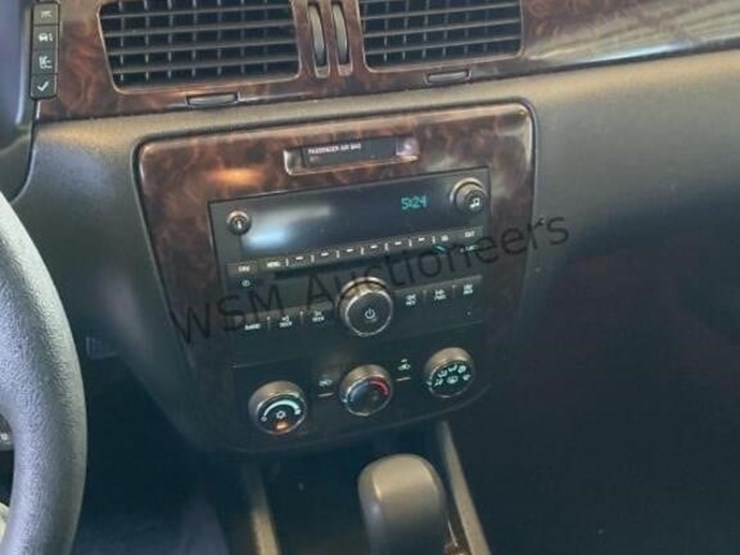 2015-chevrolet-impala-sdn-image-18