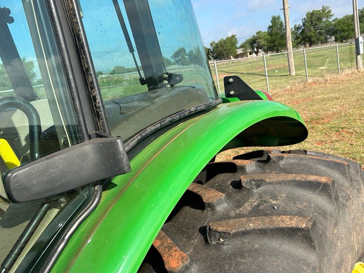 2010-john-deere-6115d-image-11