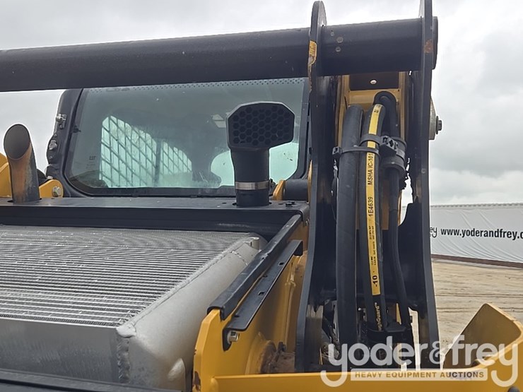 2024-caterpillar-255-image-32