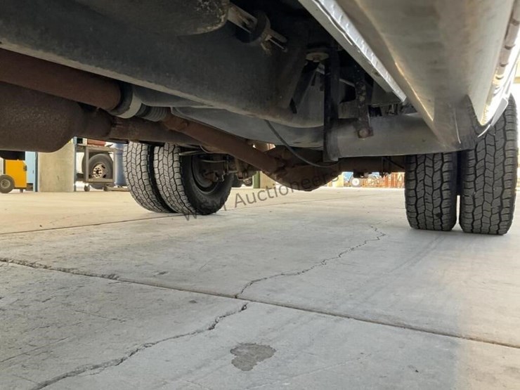 2012-dodge-3500-image-28