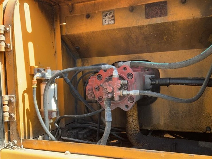 2012-hyundai-robex-290-lc-7a-image-12