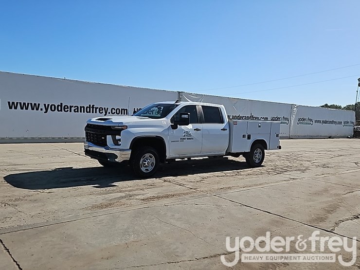 2022-chevrolet-2500hd-image-2