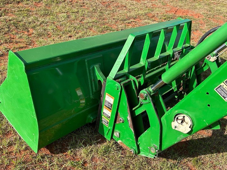 2010-john-deere-6115d-image-16