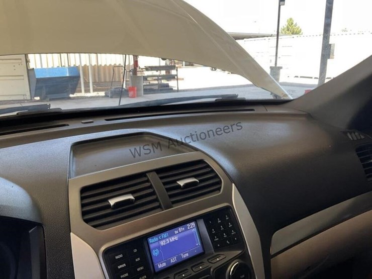 2013-ford-explorer-image-18