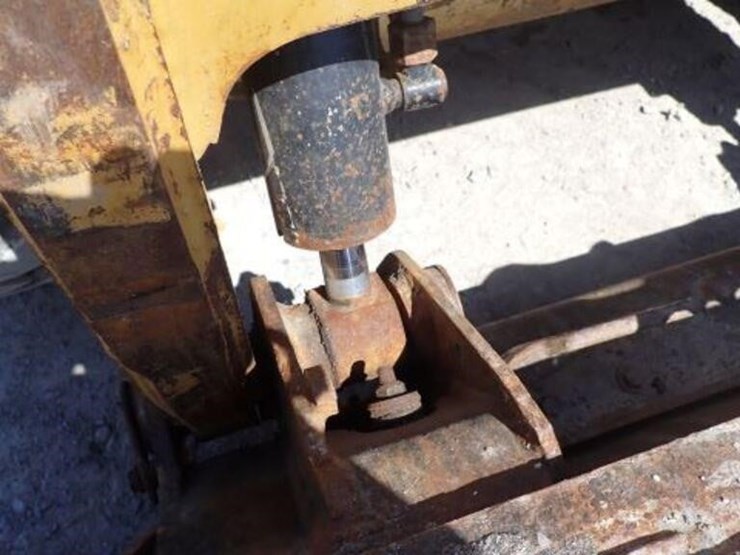 2009-caterpillar-232b-image-32