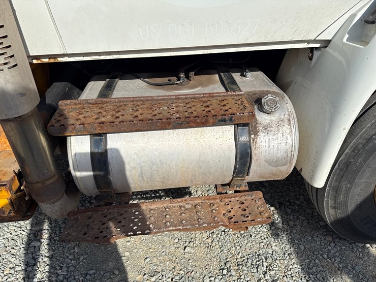 international-4400-sba-image-51