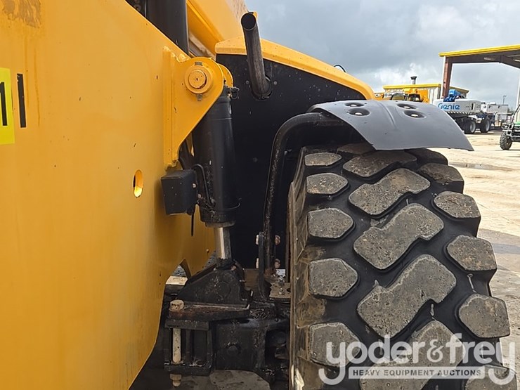 2017-jcb-510-56-image-40