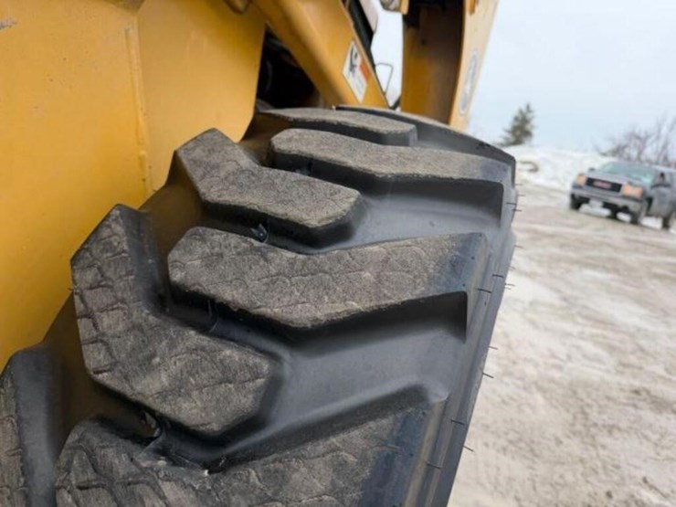 2007-john-deere-328-image-27