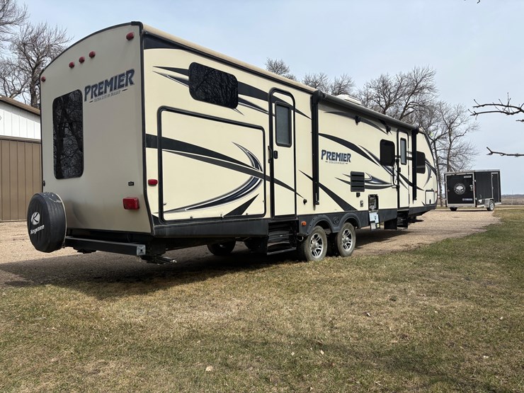 2016-keystone-camper-image-3