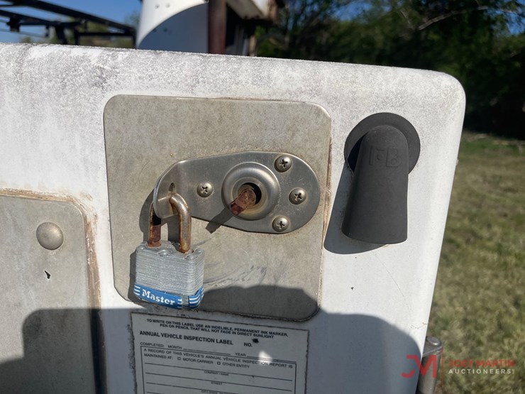 2001-chevrolet-3500hd-image-17