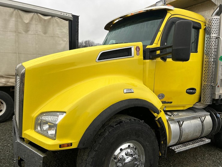 2019-kenworth-t880-image-13