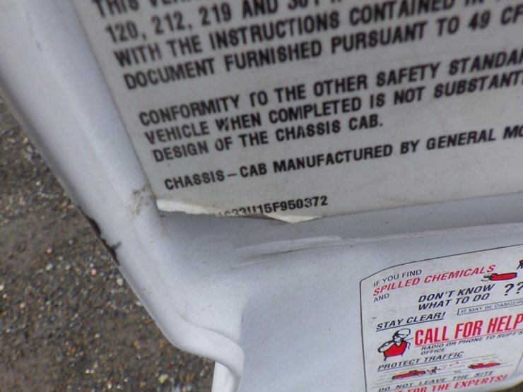 2005-chevrolet-3500-image-18