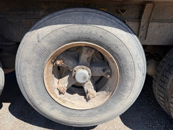 1995-mack-cl713-image-76