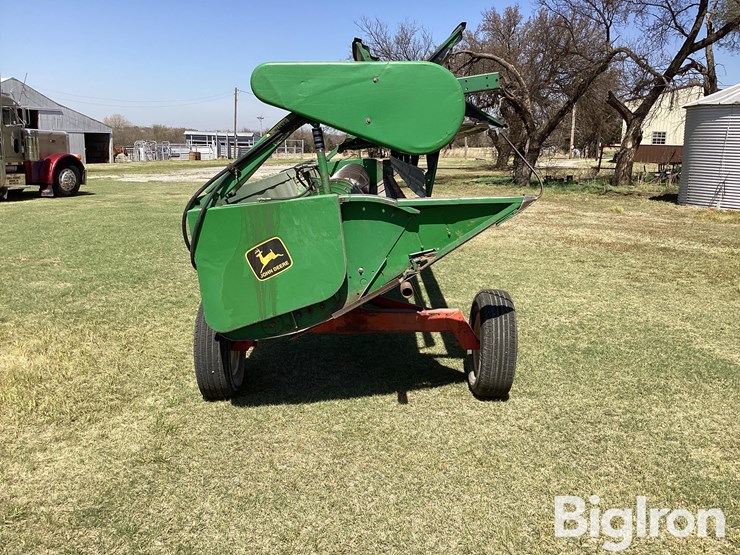 john-deere-230-image-6