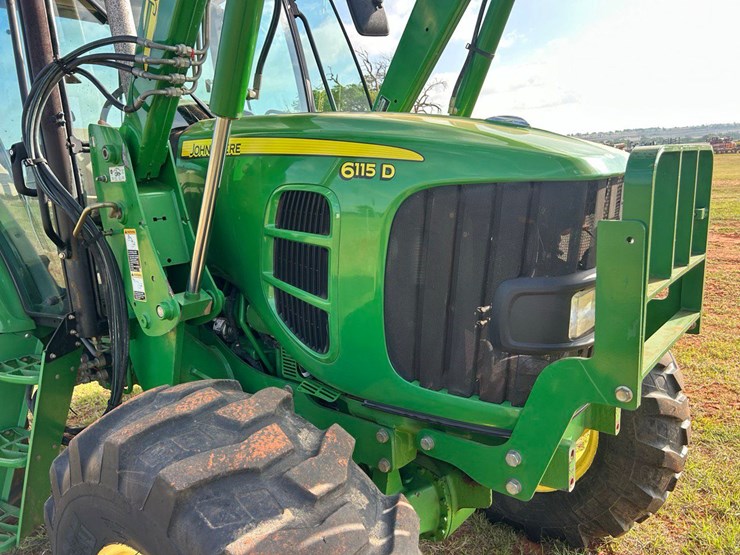 2010-john-deere-6115d-image-34