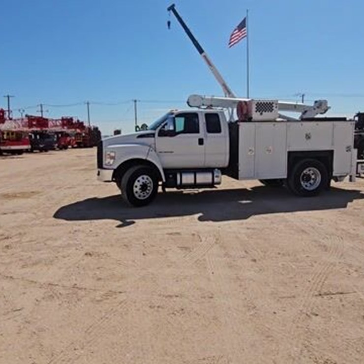 2017 FORD F750