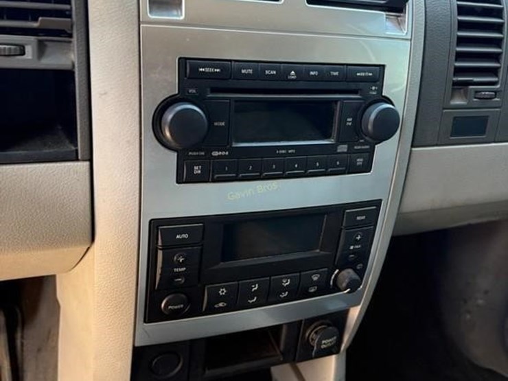 2004-dodge-durango-image-11