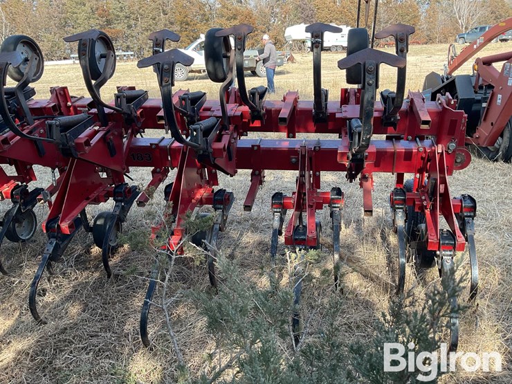 case-ih-183-image-6