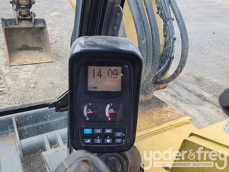 2016-kobelco-sk85cs-3e-image-35