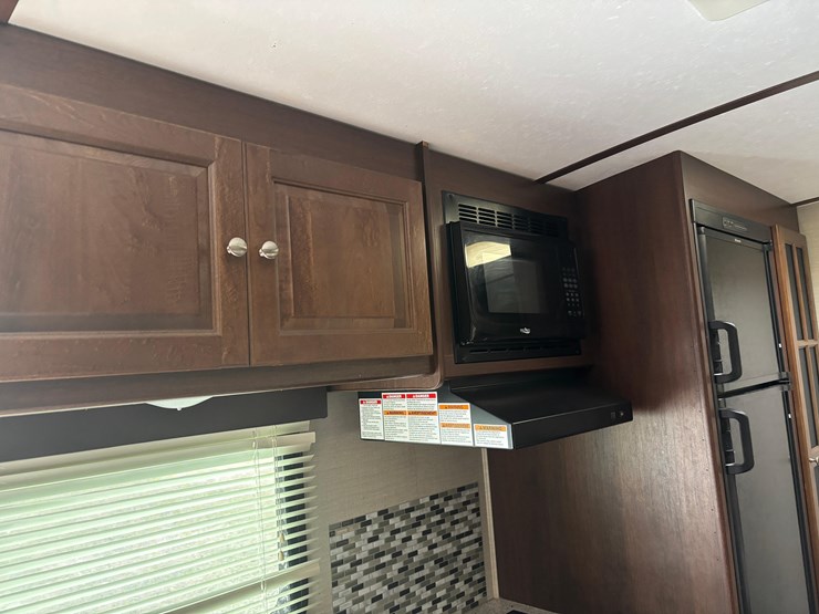 2016-keystone-camper-image-16