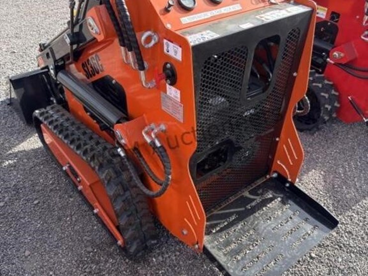 2026-sdl-36c-stand-up-skid-steer-image-4