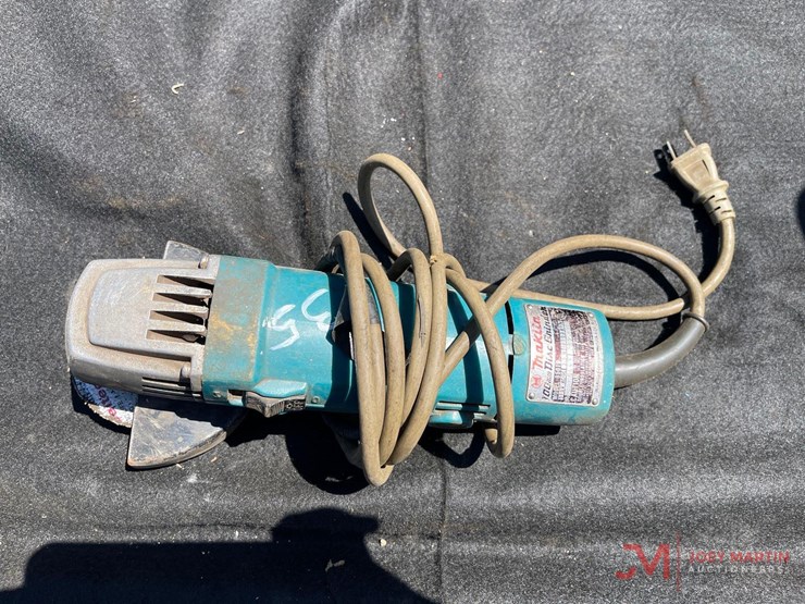 makita-electric-disc-grinder-image-1