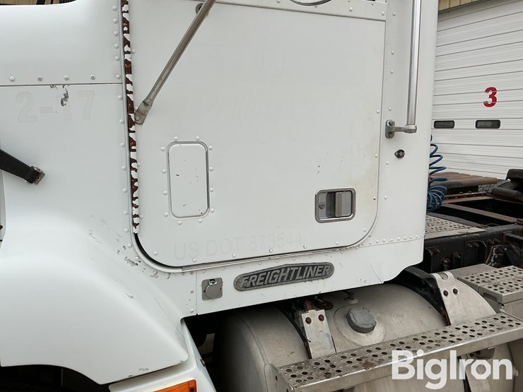 1995-freightliner-fld112-image-13