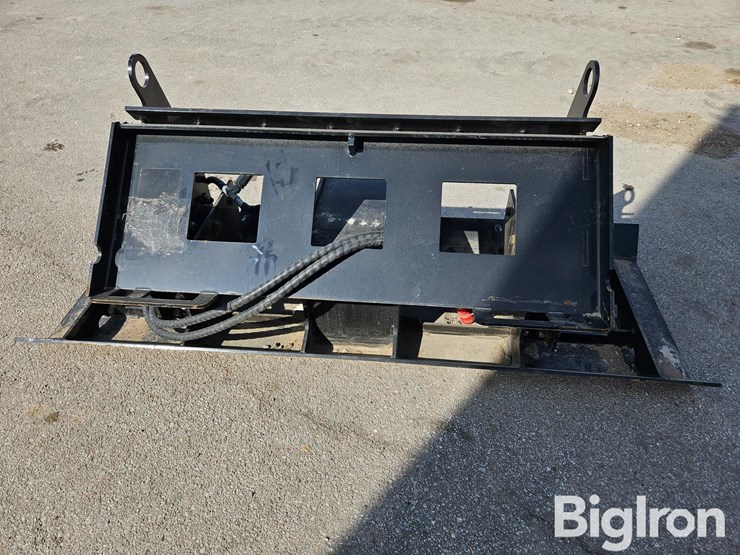 2025-massey-ferguson-730-image-6